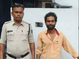 आरोपी