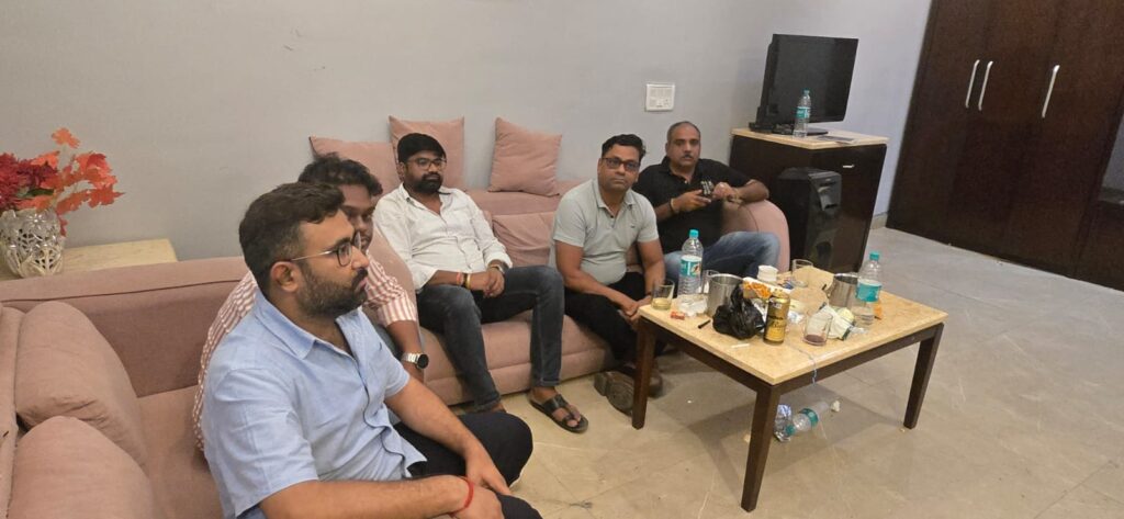 Police raid : होटल 