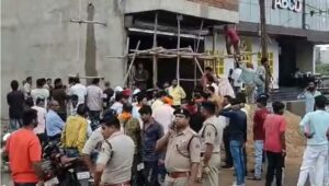 Religious conversion Raipur :  धर्मांतरण को लेकर हंगामा! 4 लोगों पर FIR, 150 से अधिक हिरासत में...