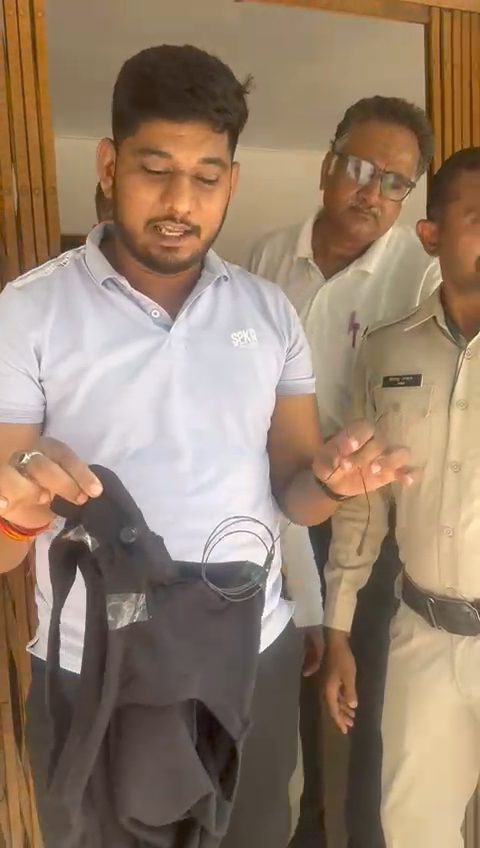 High-tech Cheating : भंडाभोड़ 