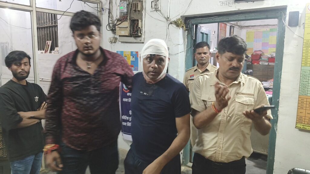 Police constable attack : आरक्षक 