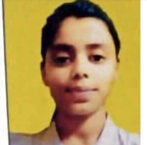 मृतका ने अपने कमरे में अज्ञात कारण से फांसी लगा ली और सुसाइड नोट भी लिखा