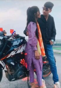 दोनों की यह फोटो सोशल मीडिया पर डली है।