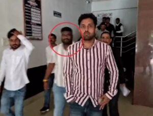 बरी होने के बाद मुख्य आरोपी कपिल त्रिपाठी । वह पहले से बेल पर था।